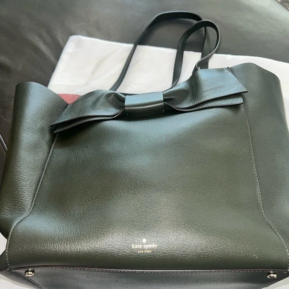 Kate Spade New York Loden Savannah Tote , preloved bag in excellent condition!